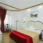 Victor & Hotel