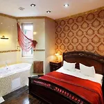 Victor & Hotel 4*