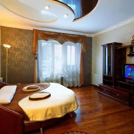 Victor & 4* トラスコヴェッツ