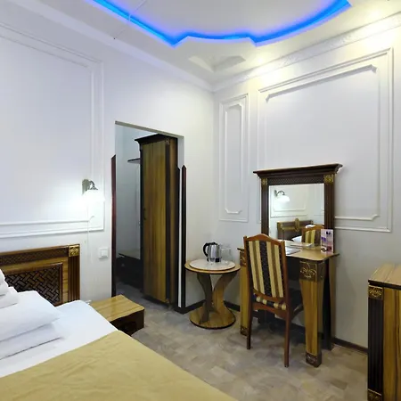 Hotel Victor & 4*